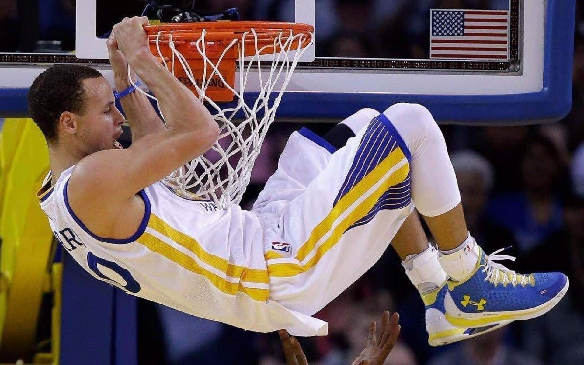 惊天逆转！Scout神级指挥掀翻TES，LNG绝境重生引爆全场